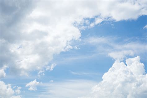 晴れた空と雲の空の写真素材 - ぱくたそ