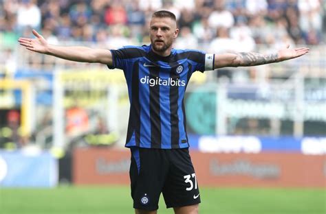 PSG Considering January Swoop For Inter Milan Defender Milan Skriniar ...