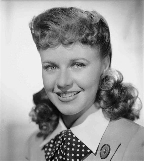 1940: Publicity shot of Ginger Rogers for Kitty Foyle | Turner classic movies, Gorgeous movie ...