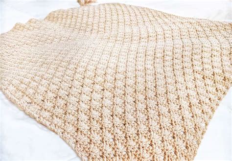 Easy Crochet Shell Stitch Baby Blanket Pattern | Jewels and Jones