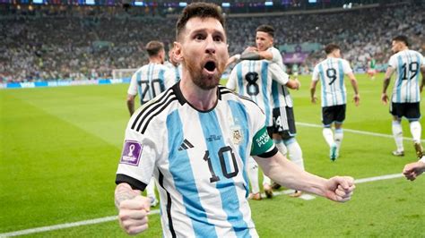 World Cup 2022 - Argentina 2-0 Mexico: Lionel Messi's stunning goal helps keep his World Cup ...