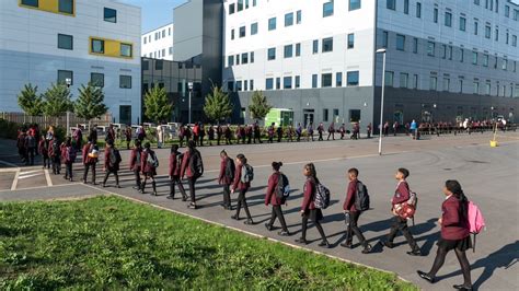 School figures show 88% of pupils were back for start of term - BBC News