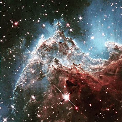 Esta bonita nebulosa es NGC 2174, está a 6.400 años-luz de distancia de la Tierra, en la ...