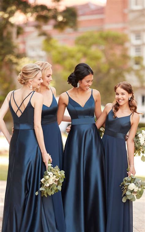 Bridesmaid; Bride; Companion; Wear; Wedding;Photography; Wedding Scene ...