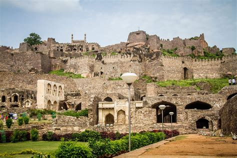 15 Historic Forts From India