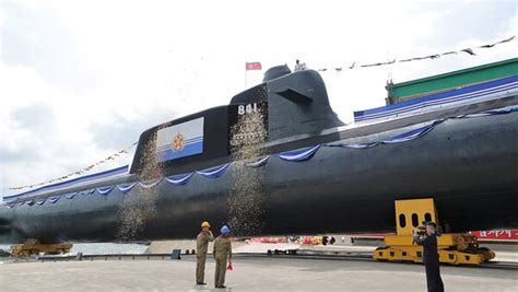 Nuclear Korea launches a nuclear attack submarine to counter US naval ...