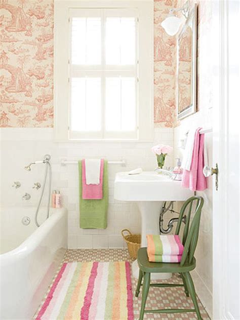 beautiful-pink-tiny-bathroom-decor