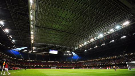 Champions League final roof closed for safety reasons - BBC News