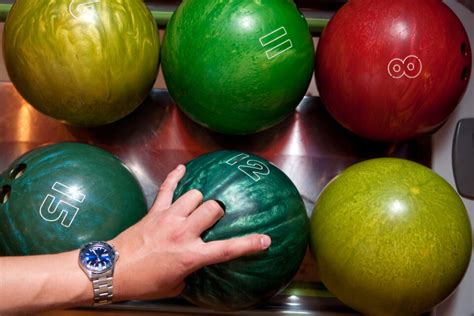 8 Best Bowling Ball Brands for Beginners and Veteran Bowlers