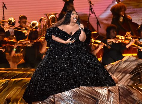 Lizzo Best Outfits: Lizzo's 14 Best Style Moments Of All TimeHelloGiggles