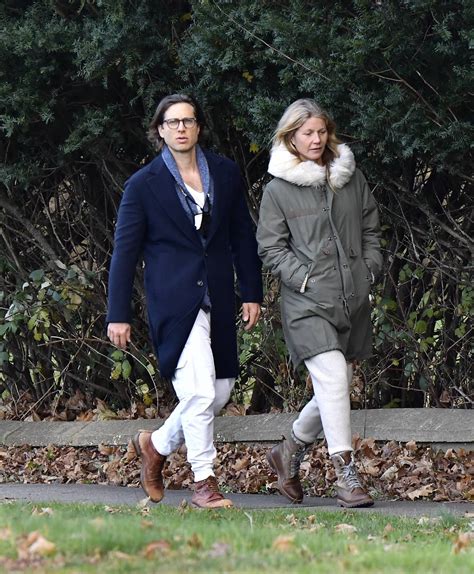 Gwyneth Paltrow – With husband Brad Falchuk in the Hamptons | GotCeleb