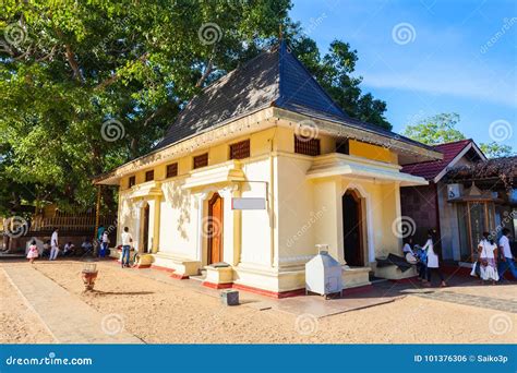 Ruhunu Maha Kataragama Temple Editorial Photo - Image of stupa, brick: 101376306