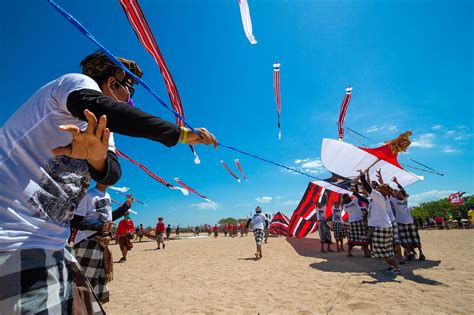 Bali Kites Festival - Annual Festival of Traditional Kites in Bali – Go ...