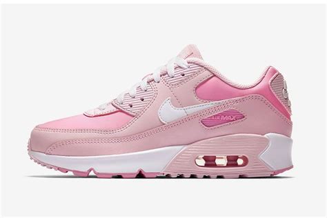 Nike Air Max 90 Pretties Up in Pink