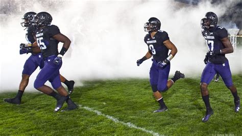 Northwestern and its football team prepare for historic union vote - Chicago Business Journal