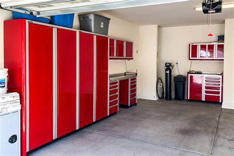 The 10 Best Garage Cabinets | CTech Manufacturing