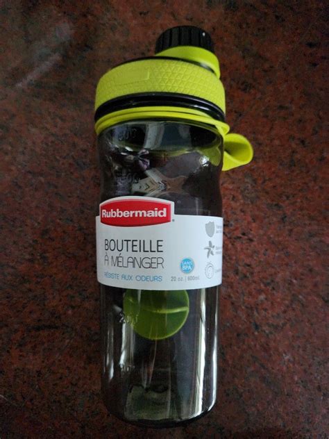 Rubbermaid bottles, Sports Equipment, Other Sports Equipment and Supplies on Carousell