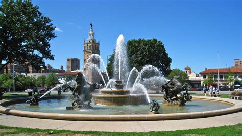 Kansas City Daily Photo: JC Nichols Fountain