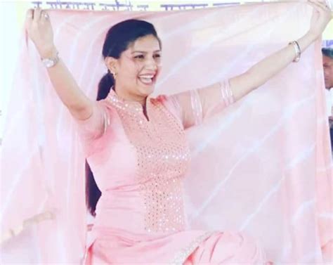 Kool Images Gallery: Haryanvi Singer-Dancer Sapna Chaudhary