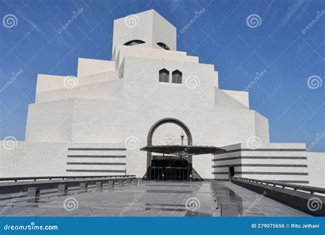 Museum of Islamic Art in Doha, Qatar Editorial Photo - Image of arabic ...