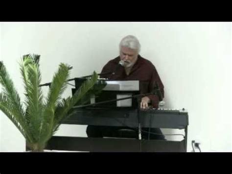 Pastor bob joyce singing - Qassv