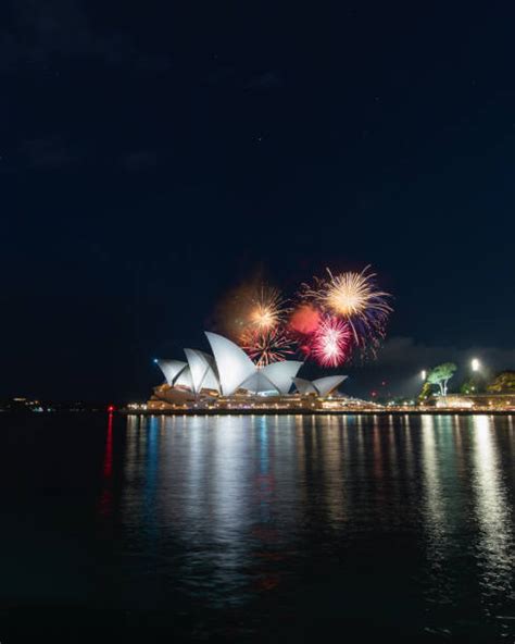 530+ Sydney Harbour Fireworks Stock Photos, Pictures & Royalty-Free ...