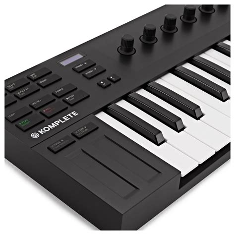 Native Instruments Komplete Kontrol M32 na Gear4Music.com