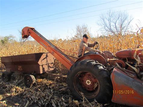 Mounted Corn Picker Model 33