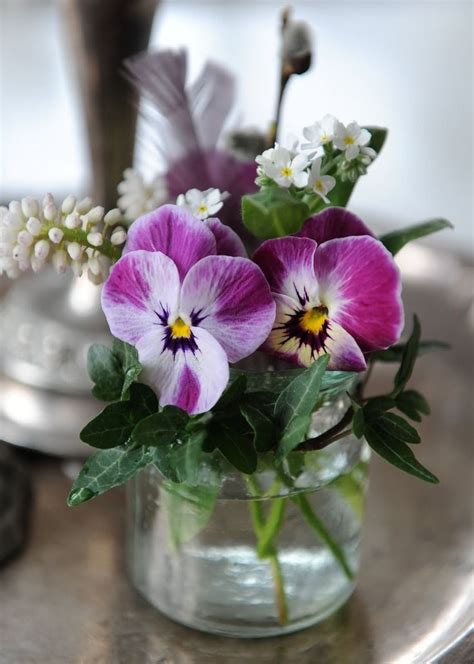 simple pansy bouquet | FLORAL || Arrangements | Pinterest | Gardens ...