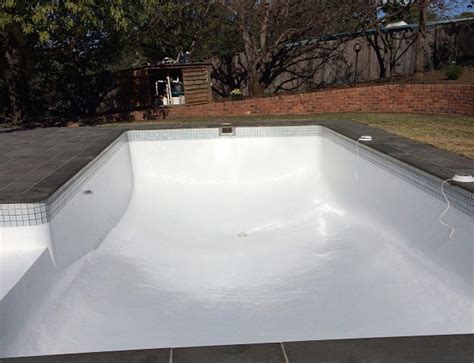 Resort pool Merimbula with LUXAPOOL® Epoxy pool paint White