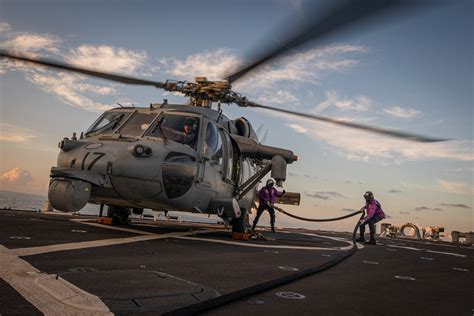 DVIDS - Images - USS Carney (DDG 64) Conducts Flight Operations During CSG-4 COMPTUEX [Image 3 of 4]