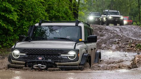 Dive Deep with the Bronco Everglades Off-Road Setup | Ford-trucks