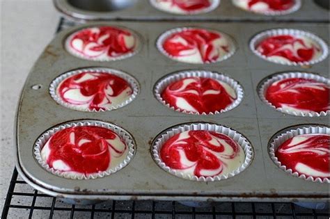 Amber's Recipes: Raspberry Swirl Cheesecake Cupcakes