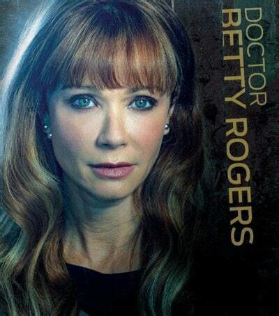 Lauren Holly #Motive | Lauren holly, Lauren, Beautiful smile