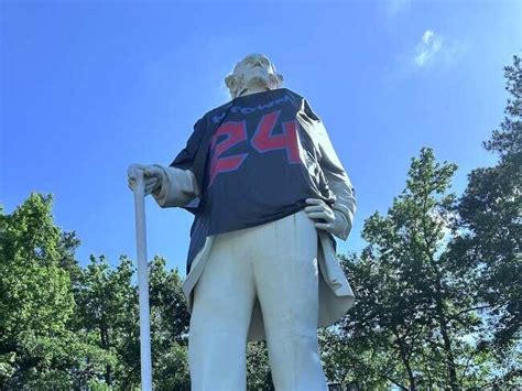 Sam Houston Statue gets outfitted with new Houston Texans jersey