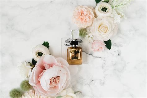 15 of the most romantic rose scented perfumes - Homes and Antiques