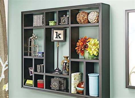 Wall-Hanging Display Shelf | Woodworking Project | Woodsmith Plans