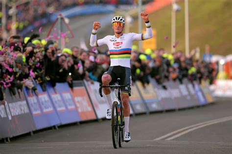 Mathieu Van der Poel wins at Hoogerheide