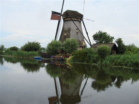 Kinderdijk Windmills Holland - Hotel Travel Tour Trip Packages Resort Accommodation Map ...