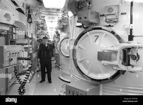 Hms resolution submarine Black and White Stock Photos & Images - Alamy