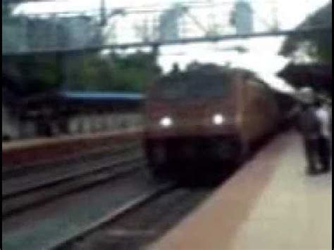 Kerala Express stops at ottapalam railway station - YouTube