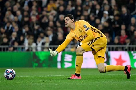 Thibaut Courtois: "Handing Barcelona the league title would be unfair ...