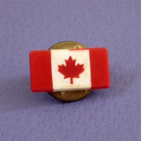 vintage Canadian flag lapel pin