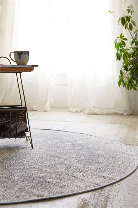 Florisse Printed Round Rug | Rug under dining table, Round rugs, Round rug under dining table