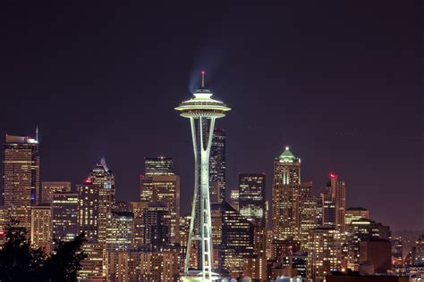 Space Needle Observation Tower, Seattle Washington | UrbanSplatter