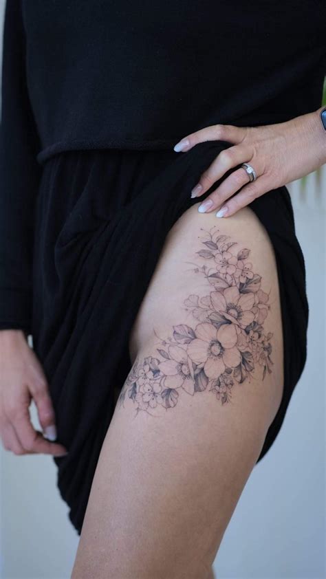 Fineline floral hip tattoo by Sasha at Flame Wise Ink in Toronto : r ...