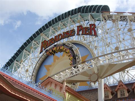 Disneyland - Paradise Pier Roller Coaster | Roller Coaster c… | Flickr