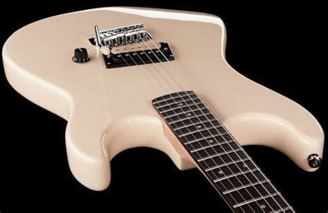 Kramer Baretta Special - vintage white Str shape electric guitar