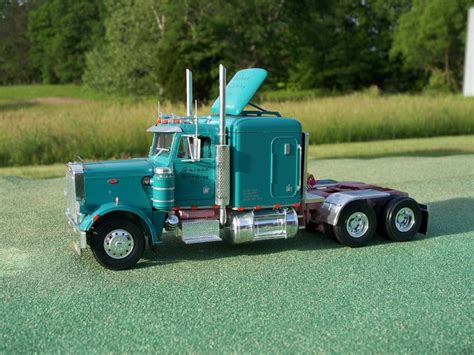 Peterbilt 359 Conventional -- Plastic Model Vehicle Kit -- 1/25 Scale ...