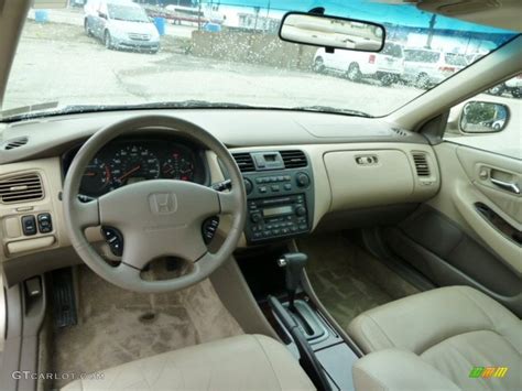 Ivory Interior 2001 Honda Accord EX Sedan Photo #54156687 | GTCarLot.com